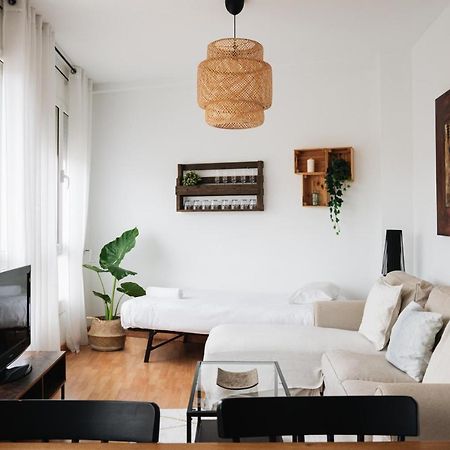 Sunny And Modern Apartment Ideal For Groups Barcelona Kültér fotó