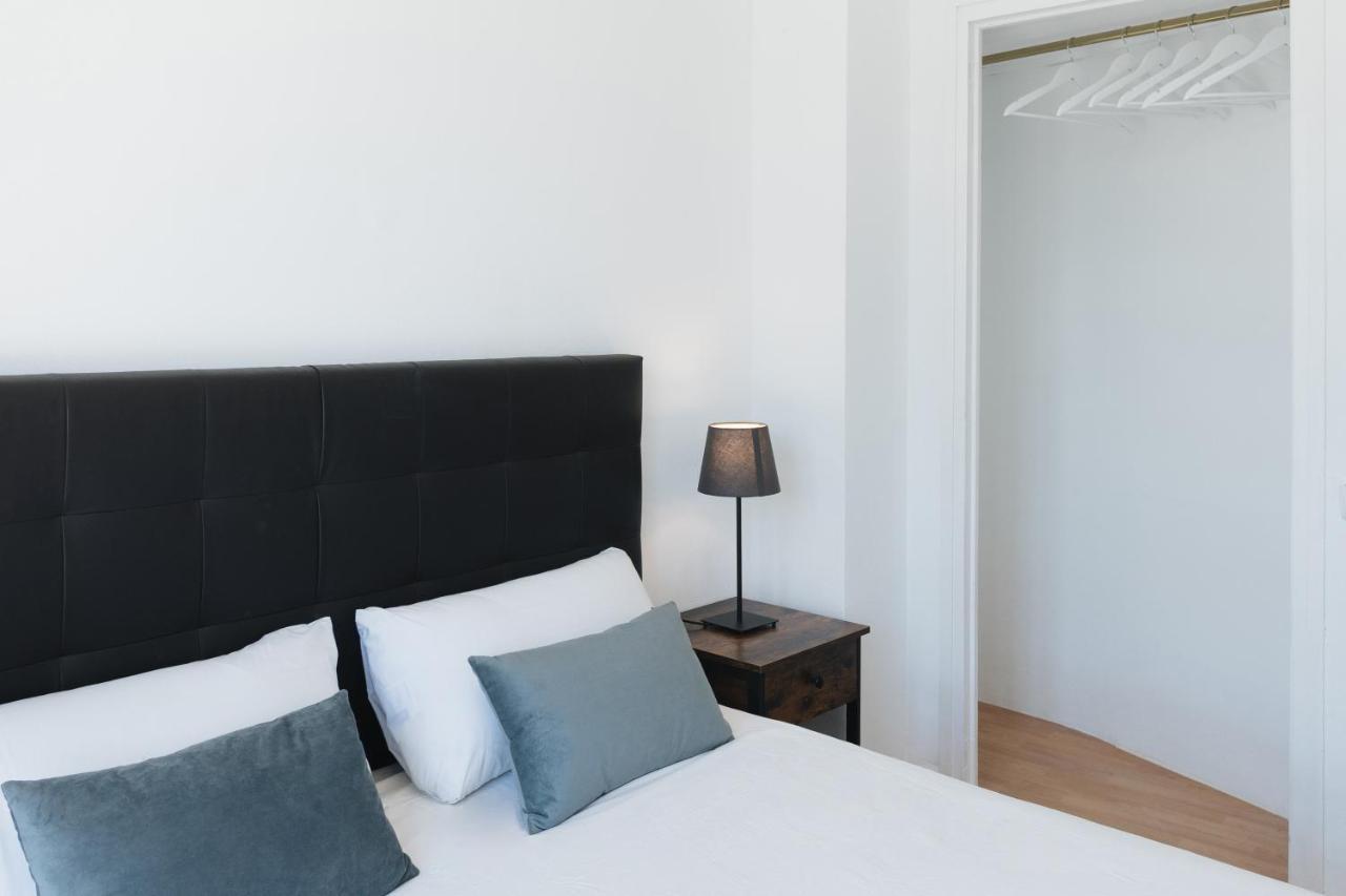 Sunny And Modern Apartment Ideal For Groups Barcelona Kültér fotó