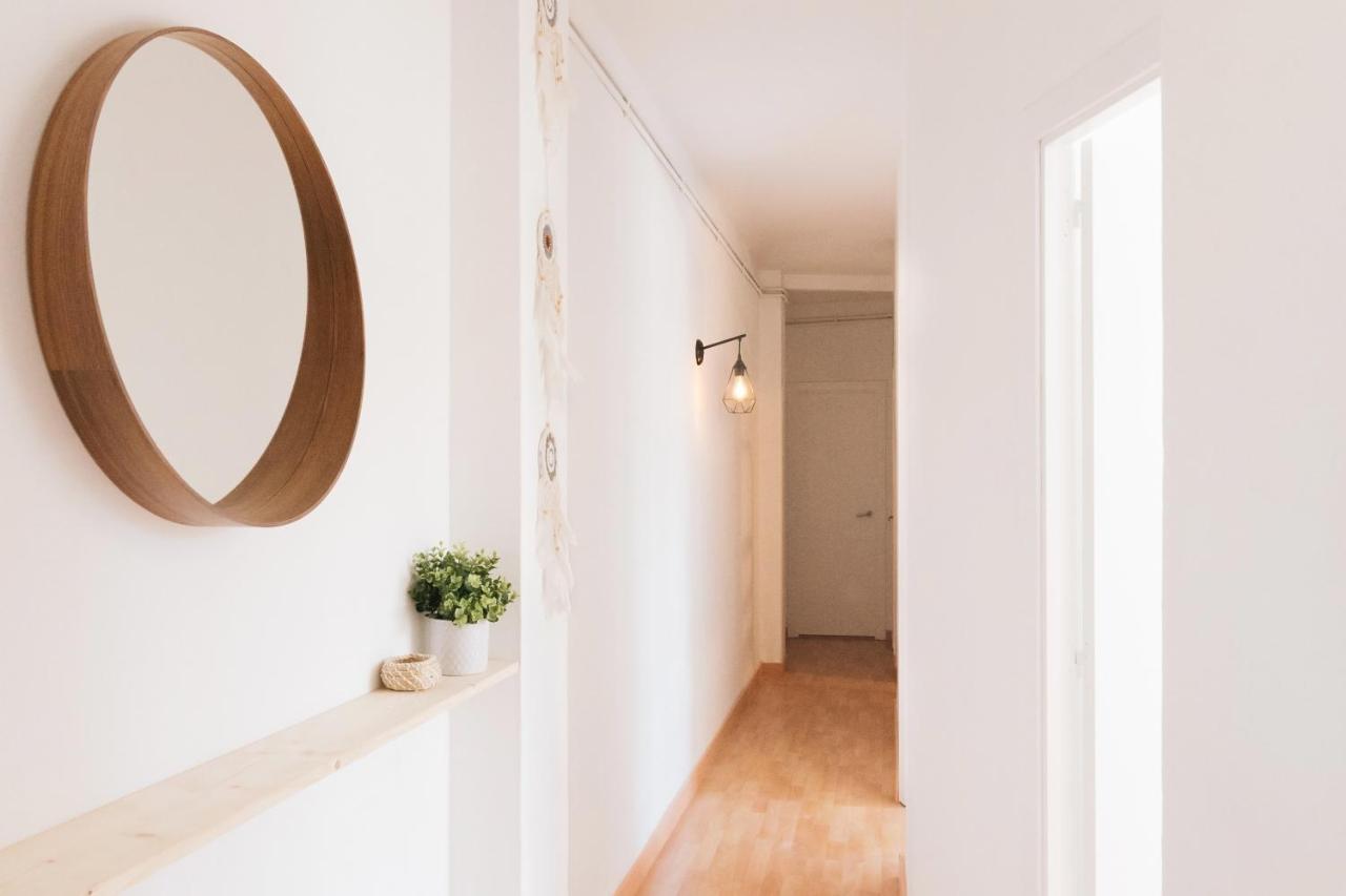 Sunny And Modern Apartment Ideal For Groups Barcelona Kültér fotó
